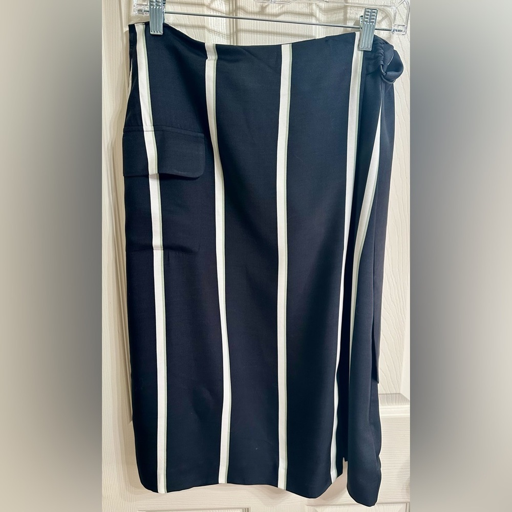 Equipment Striped Pencil Skirt with Belt and Flap Pocket Size 6 $425 - Picture 5 of 7